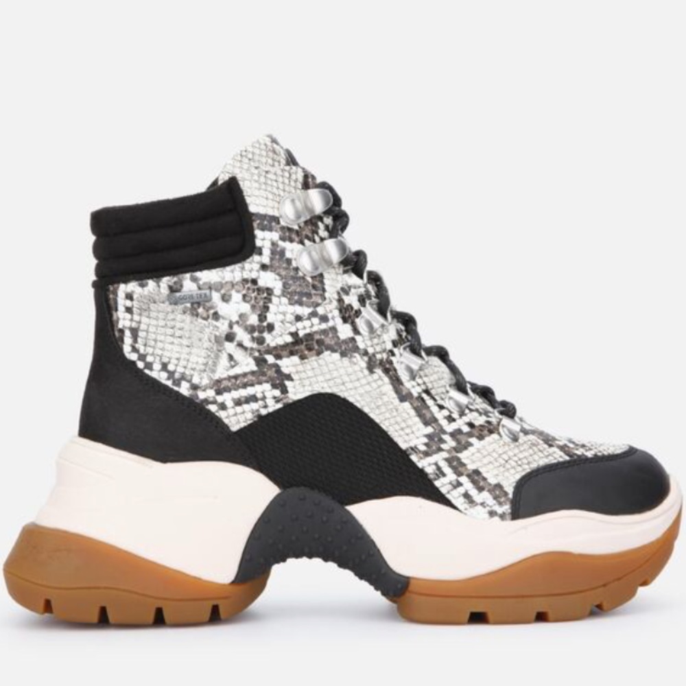 NEW Kenneth Cole Waterproof chunky hiking Boots